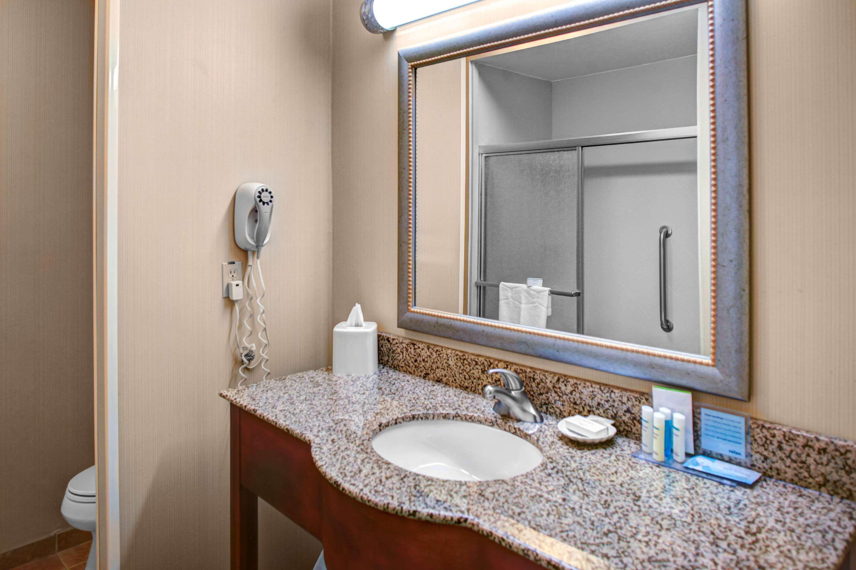 Hotel Hampton 3*